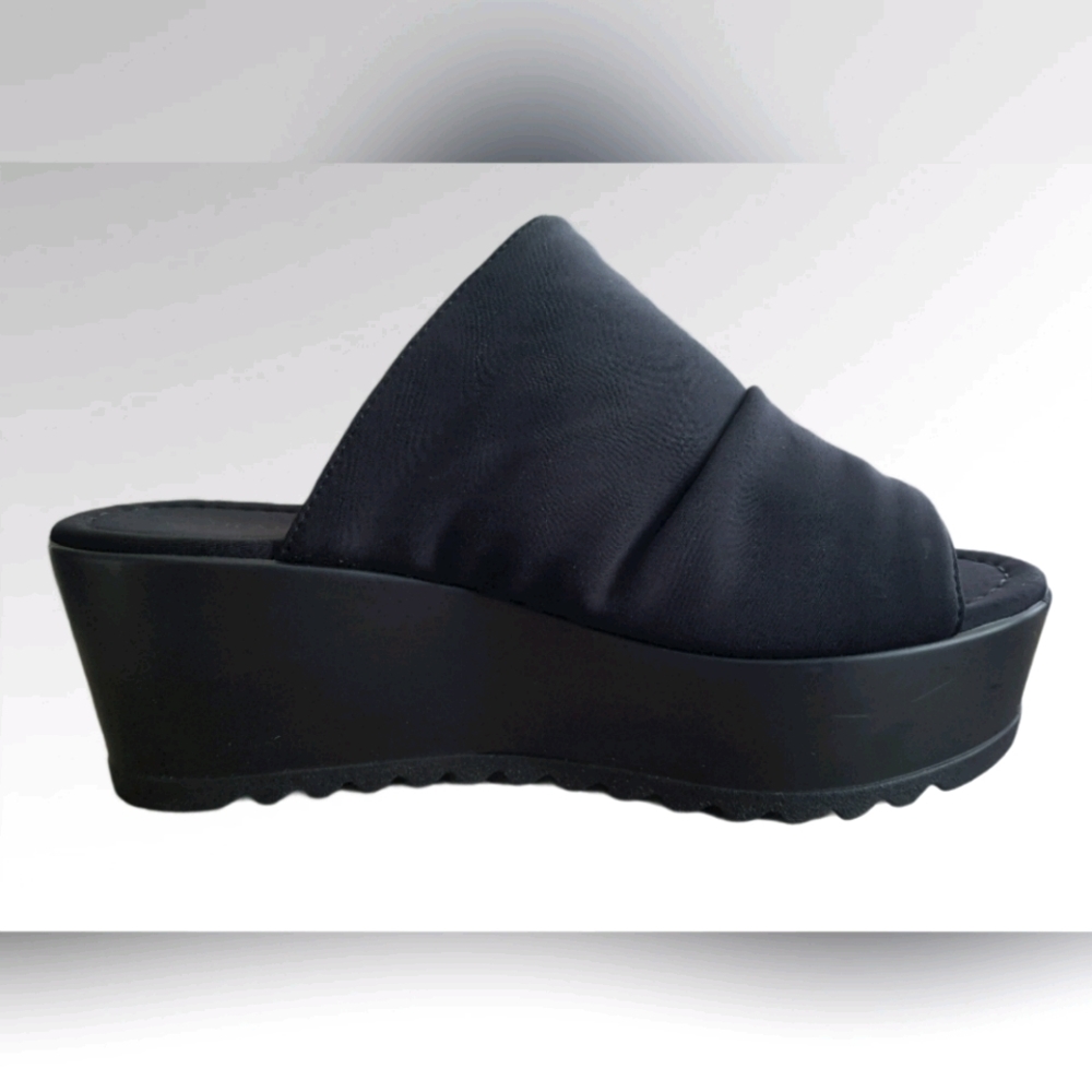 Harlow platform sandal